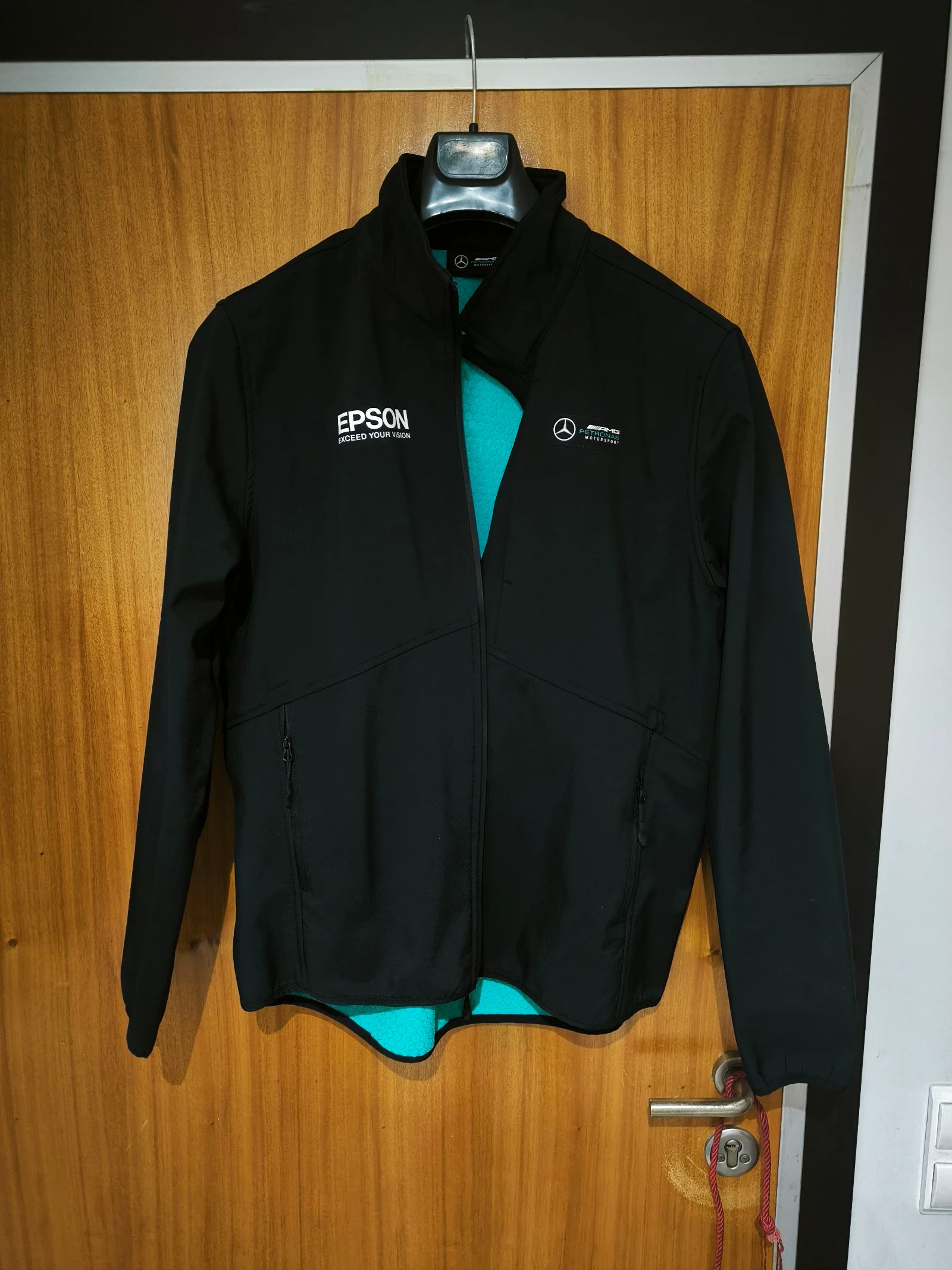 Softgel Mercedes AMG coat – photo 2